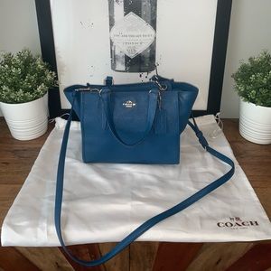 COACH purse, gently used. In great condition! 🤩